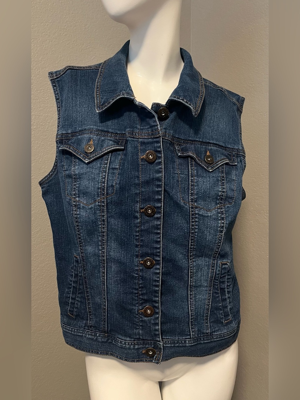 Women’s Style & Co. DENIM  Mid- Blue Wash Button Front Jean Vest Size L